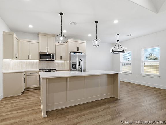 5th image of 1900 Boxer Ln