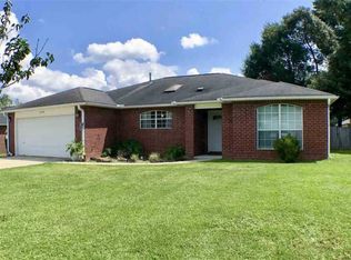 3152 Lost Creek Dr, Cantonment, FL 32533