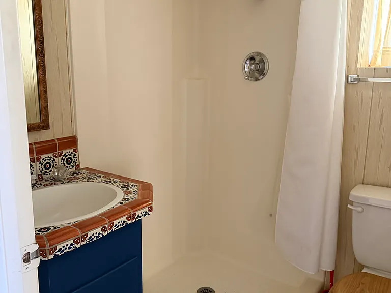 140 N Sierra Vista Dr — Photo 3