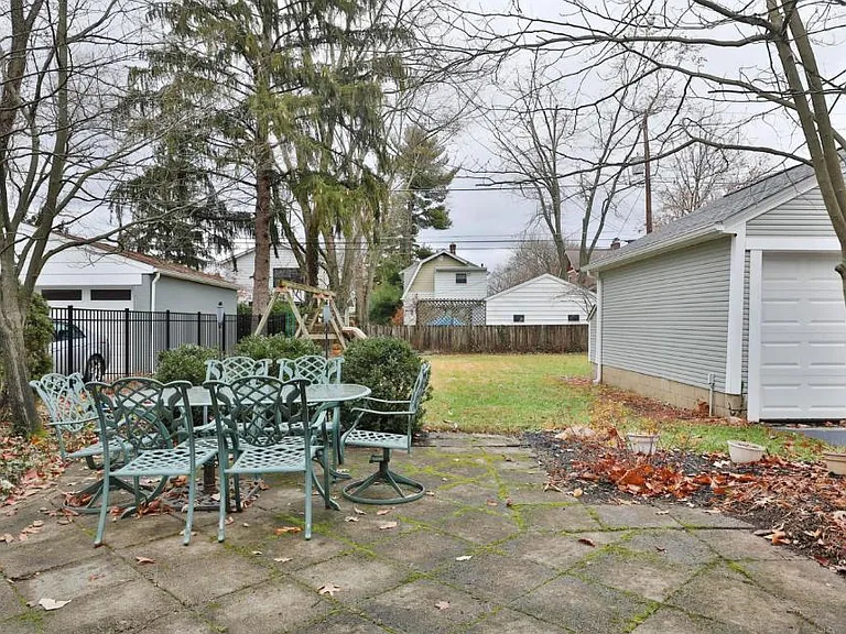 480 Brevoort Rd — Photo 27