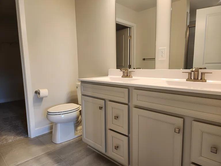 377 Waterside Sq — Photo 12