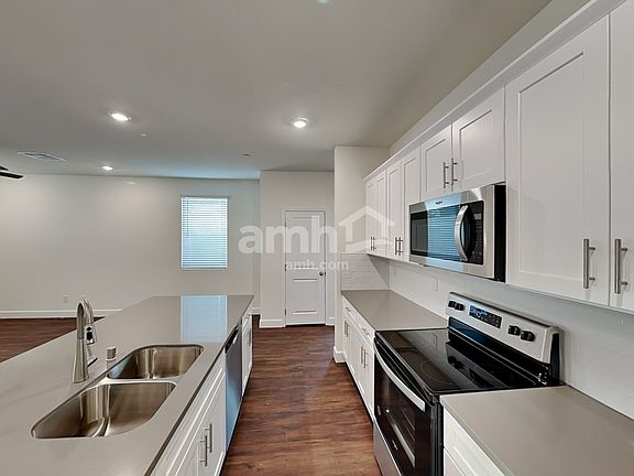 4th image of 299 Austin Bellerose Pl