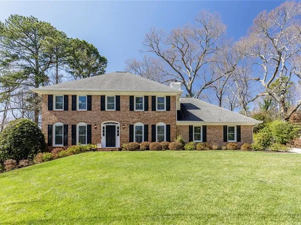 6805 Lisa Ln, Sandy Springs, GA 30338