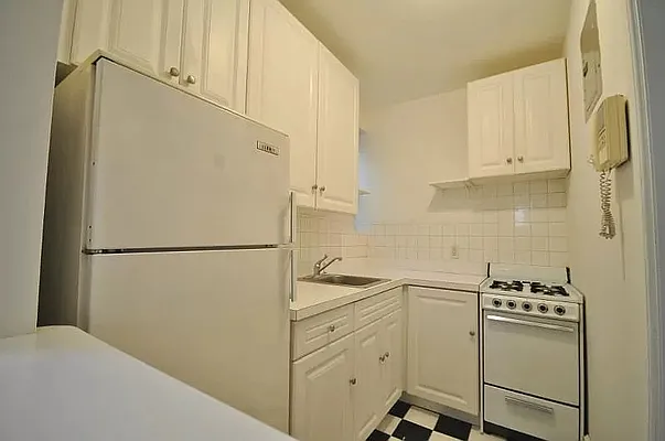 Rented by Compass | media 11