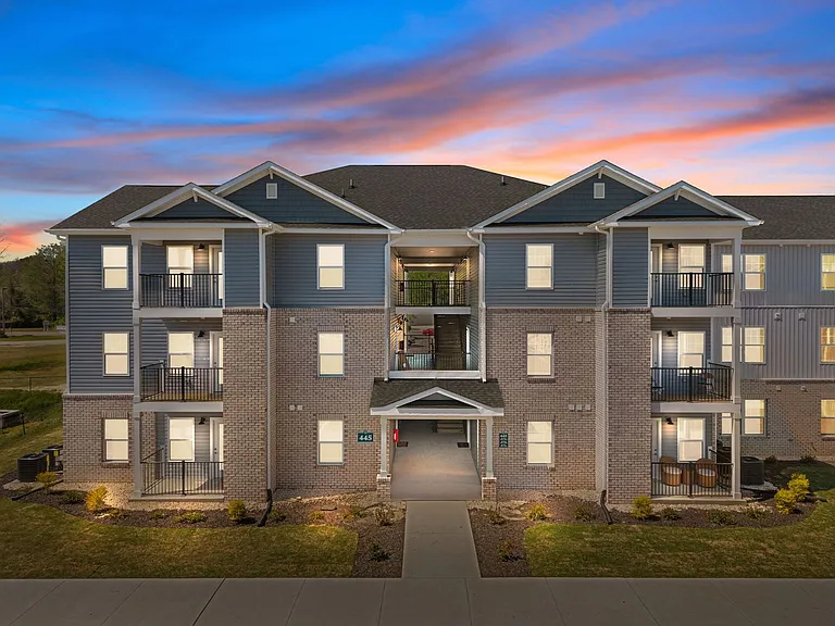 Harbor Village Apartments — Photo 15