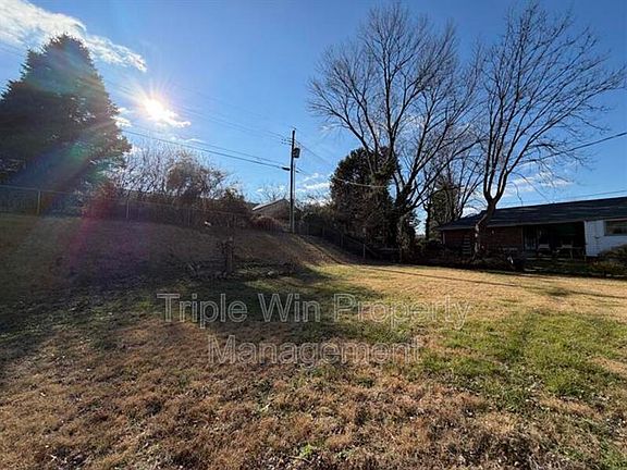5th image of 2408 Caverhill Dr