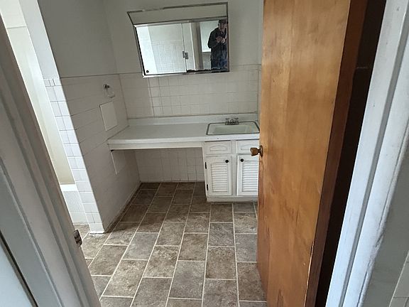 2nd image of 12 Clinton St
