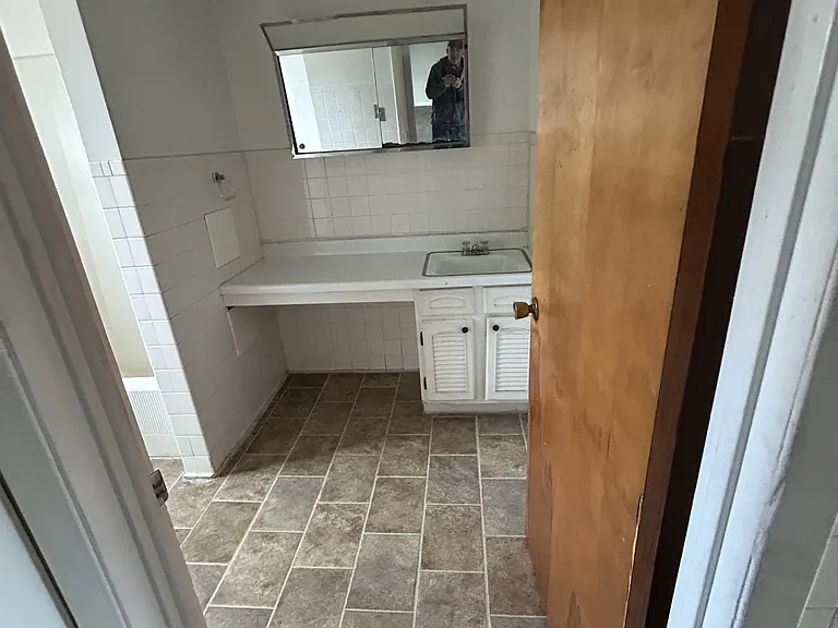12 Clinton St — Photo 2