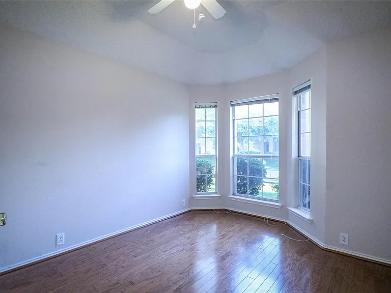 10613 Brandenberg Dr — Photo 10