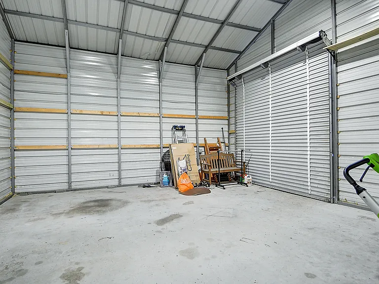 Massive interior for the ultimate gym, workshop, storage, etc