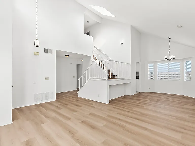 1719 Olamar Way — Photo 5