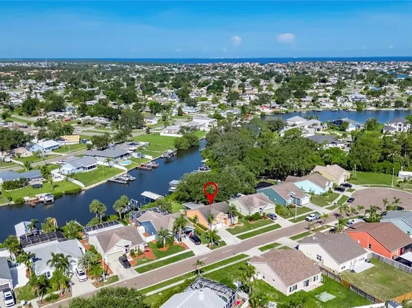 318 Lookout Dr, Apollo Beach, FL 33572