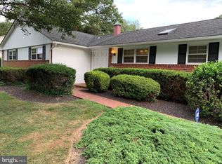 3 Oak Hollow Ct, Pikesville, MD 21208