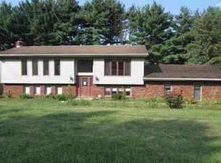 2445 Pine Lake Trl, Uniontown, OH 44685