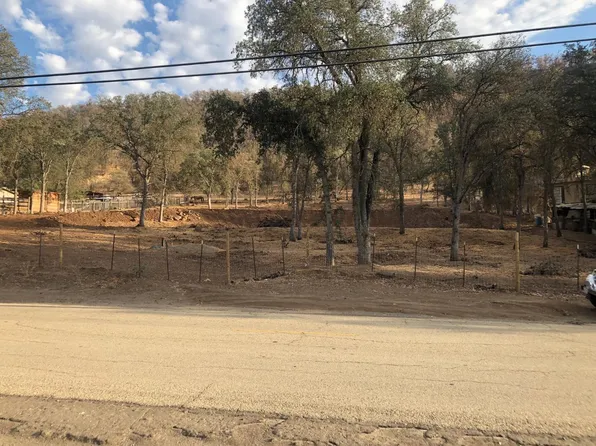 609 Squaw Valley Rd, Squaw Valley, CA 93675