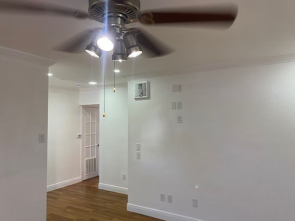 View area hall from Living Room to Bedroom