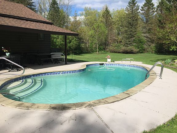 beauty pool & east yard