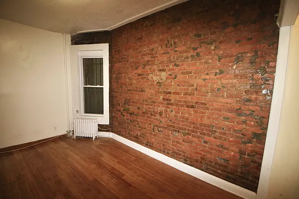 Rented by Delmark Realty LLC | media 43