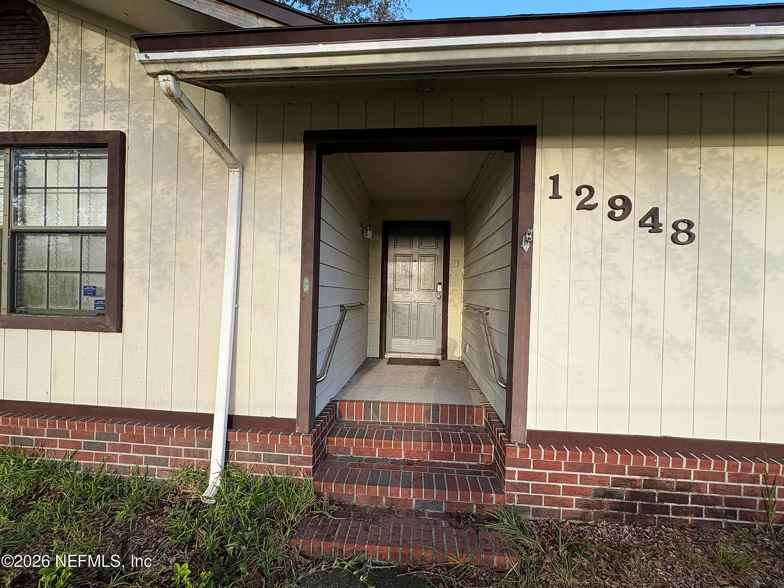 3 bed, 2.0 bath, 1137 sqft, $1,900 — Photo 2