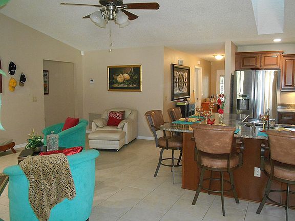 3rd image of 133 Kaywood Dr