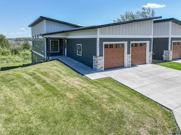 8602 Maynard Pl, Duluth, MN 55808