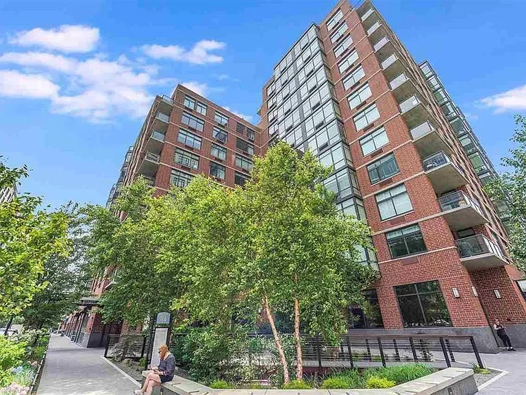 1400 Hudson St #514 — Photo 8