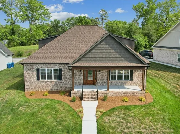 144 Reserve Dr, Mocksville, NC 27028