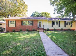 2745 Tudor Rd, Winston Salem, NC 27106