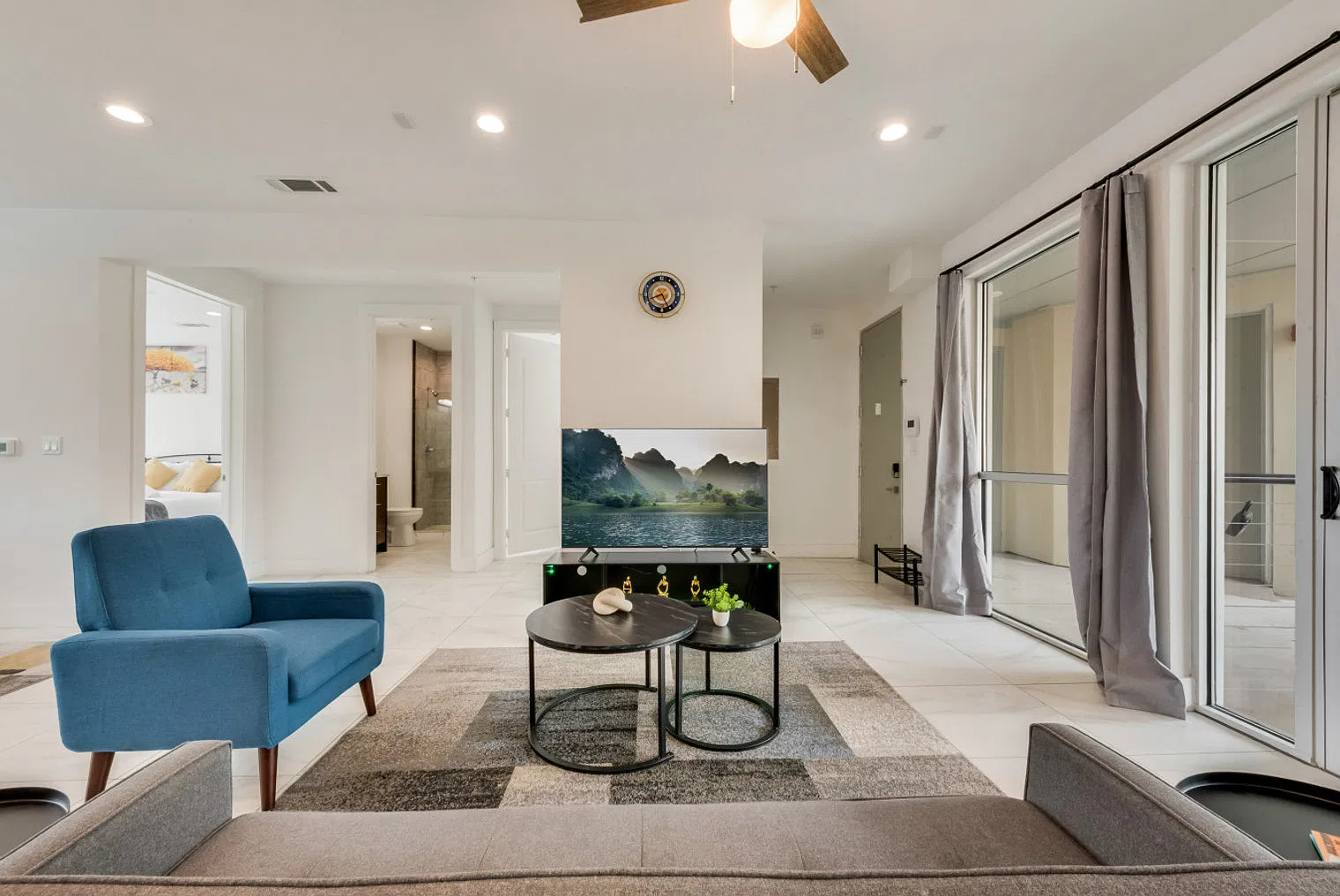 2 bed, 2.0 bath, $3,362 — Photo 2