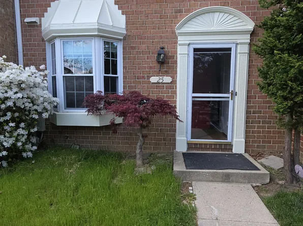 25 Hamlet Dr, Owings Mills, MD 21117