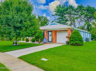 25 Tennis Ct, Brick, NJ