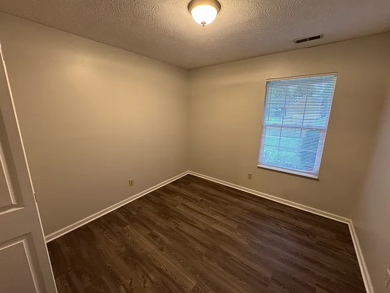 6947 Raritan Dr — Photo 10