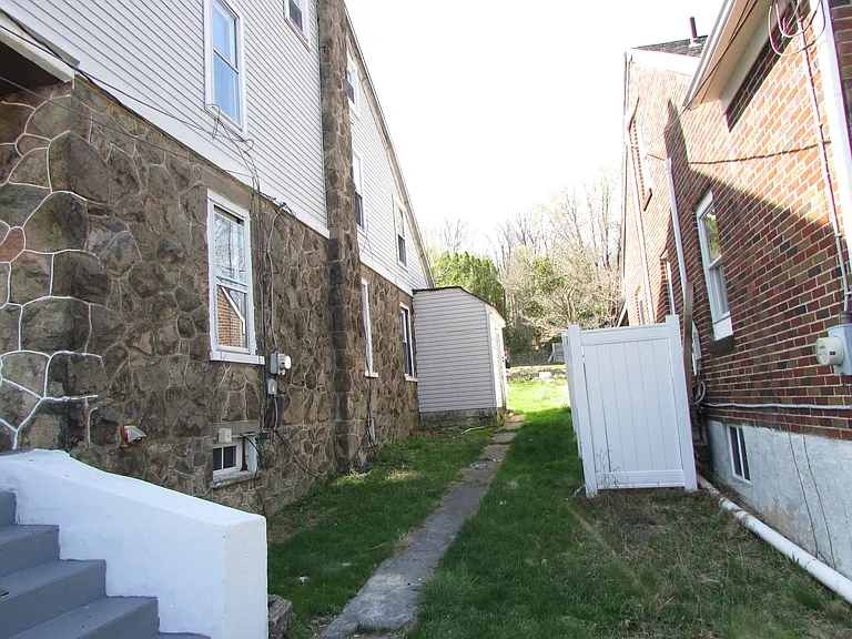 1769 Broadway — Photo 23