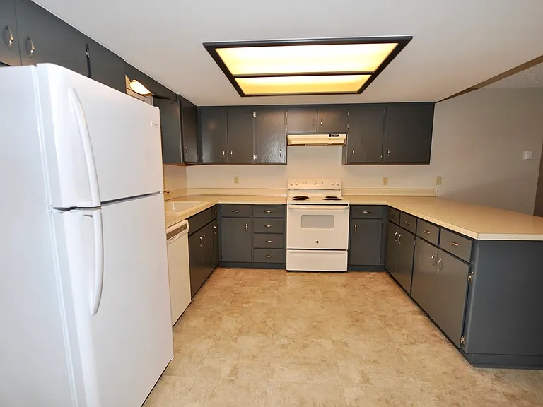 9972 N Hillview Dr — Photo 24