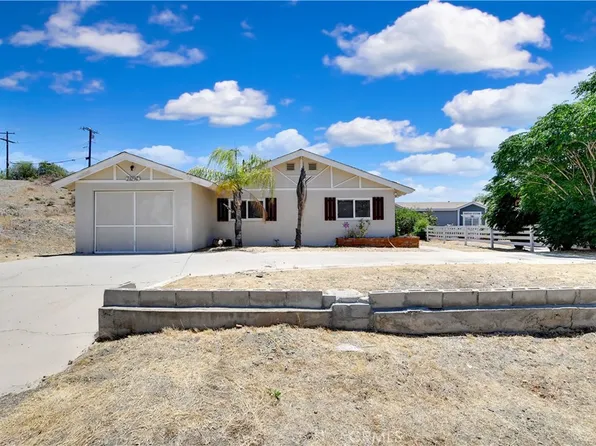 28296 Oregon Pl, Canyon Lake, CA 92587