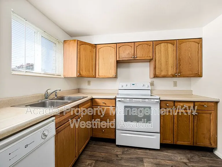 255 E 500 N #255 — Photo 11