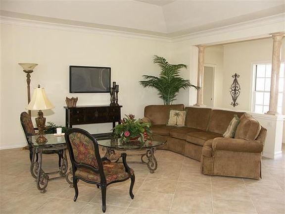 3rd image of 498 Balsam Ct