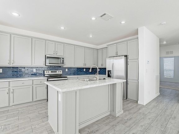5th image of 312 E O'Neil Drive #113