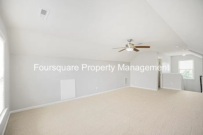 100 Cabot Dr — Photo 31