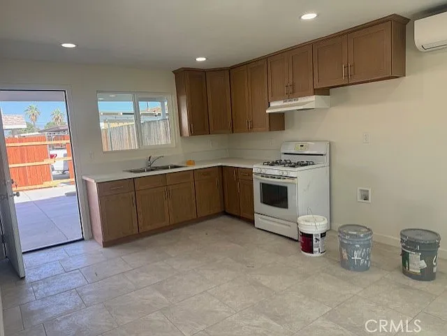 5010 Washington Ave — Photo 2