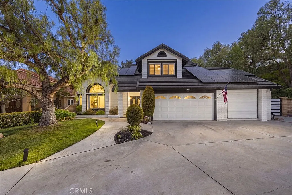 4 bed, 3.5 bath, 2500 sqft, $6,400 — Photo 1