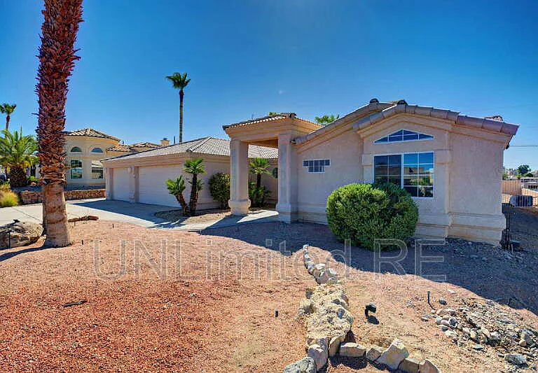 304 Acoma Blvd S — Photo 21