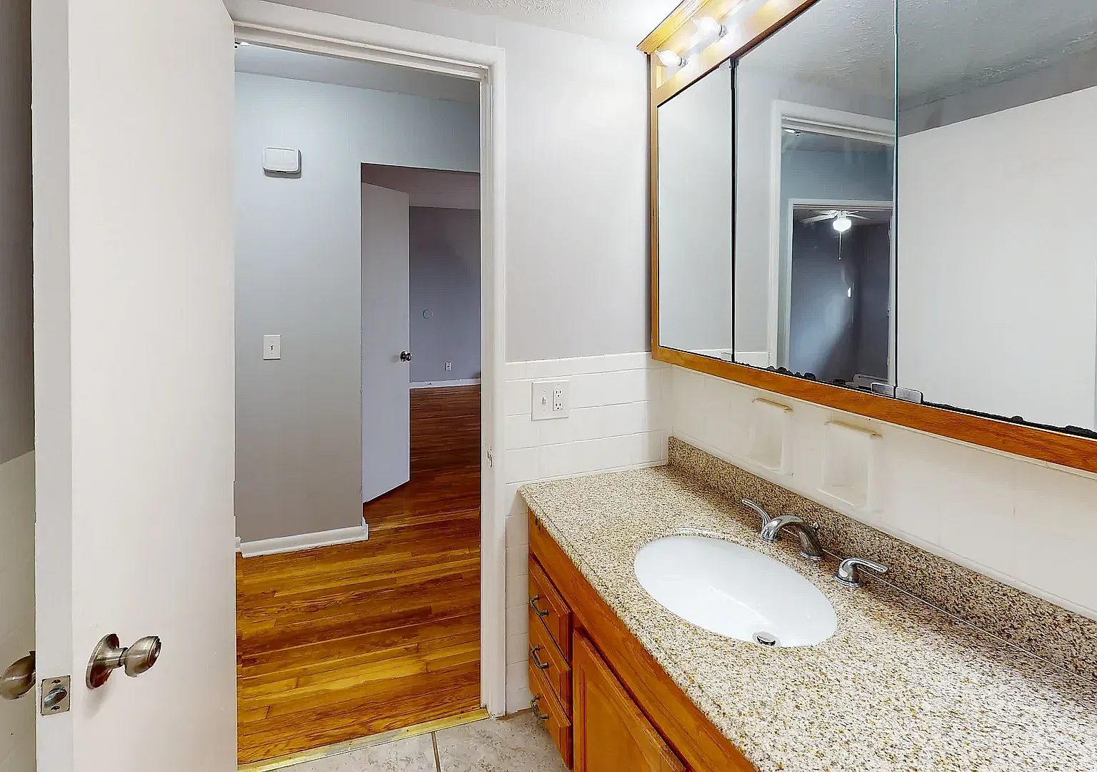 Ault Park View Condominiums - 5025 — Photo 4