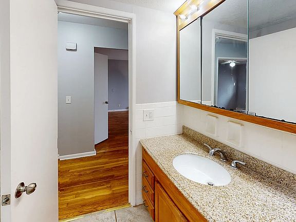 Spacious Bathroom