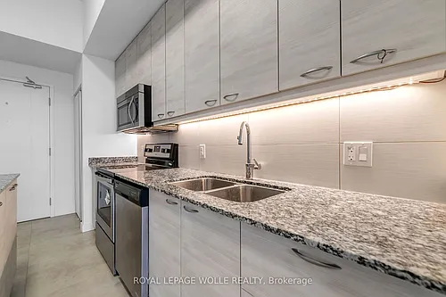 280 Lester St #812 Photo 1