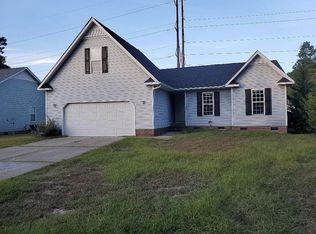 543 Standingstone Dr, Fayetteville, NC 28311