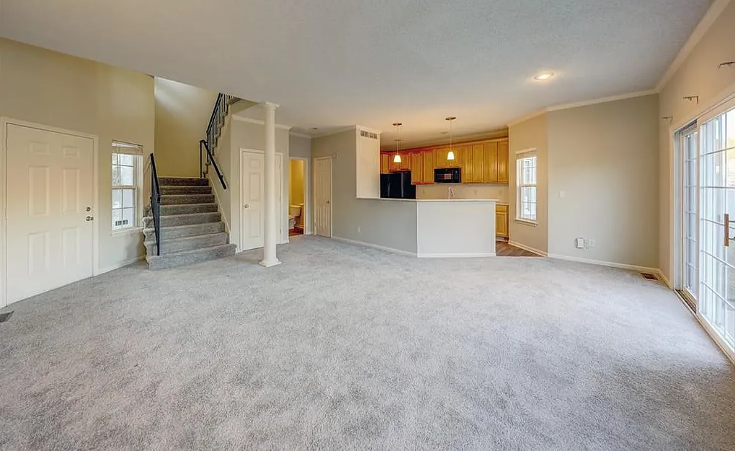 3 bed, 2.5 bath, 1673 sqft, $2,500 — Photo 4