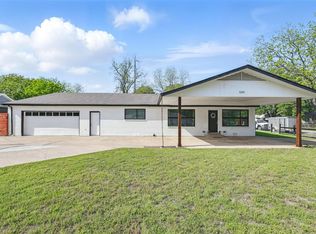 5200 Barbara Rd, River Oaks, TX 76114