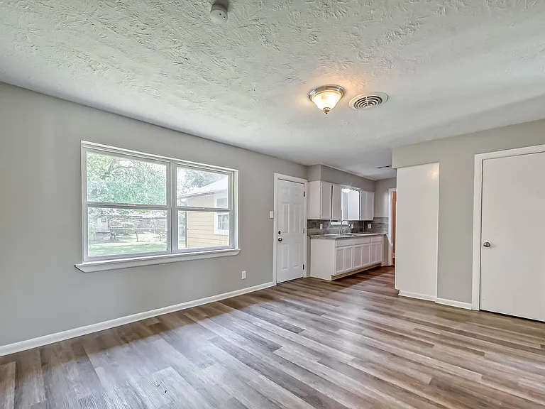 5606 Elm Springs Dr — Photo 6