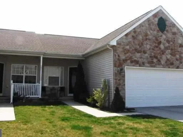 1899 Deerfield Dr, Dover, PA 17315